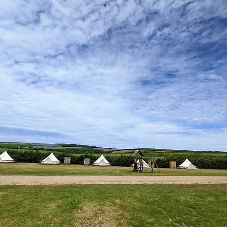 Penhallow Glampsite * טרורו
