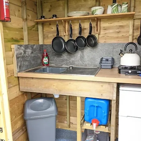 אתר קמפינג Penhallow Glampsite *